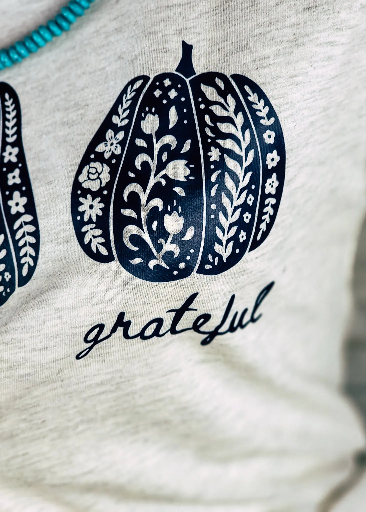 Heather Natural Grateful Pumpkin Short Sleeve Graphic Tee