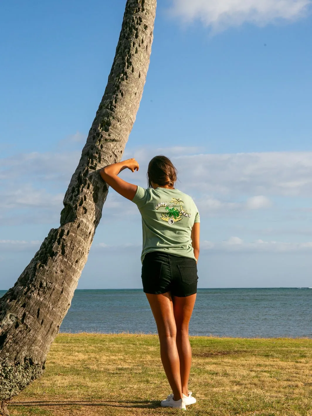 T&C Surf Happy Honu Relax Tee